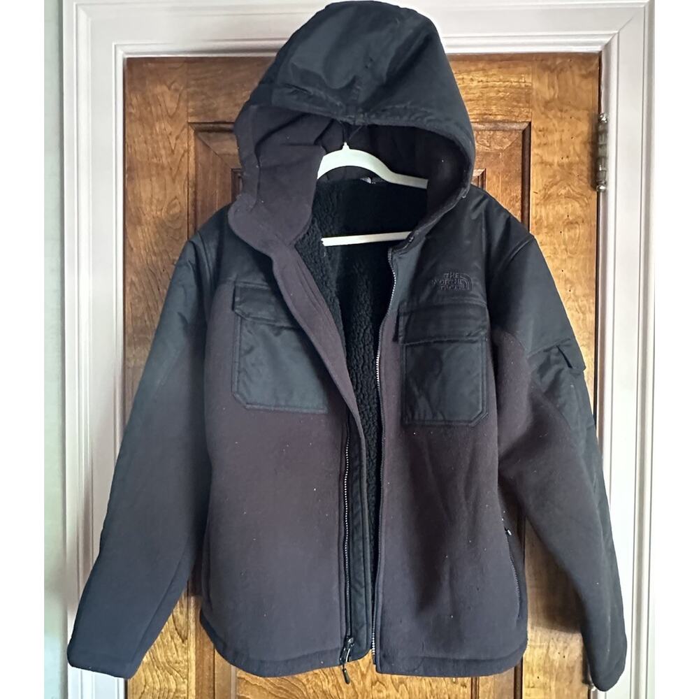 North Face Men’s Jacket Size M with Shearling Liner.
